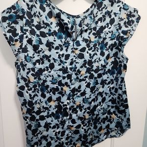 Loft blue floral top sz L